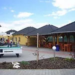 塞内奇度假酒店 假日公园