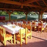 假日公园 塞内奇度假酒店 4*