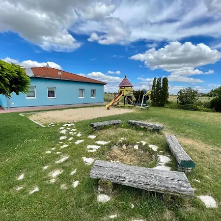 Semesterpark Village 4*