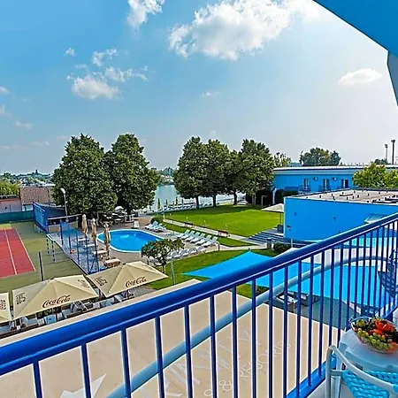 Üdülőpark Village